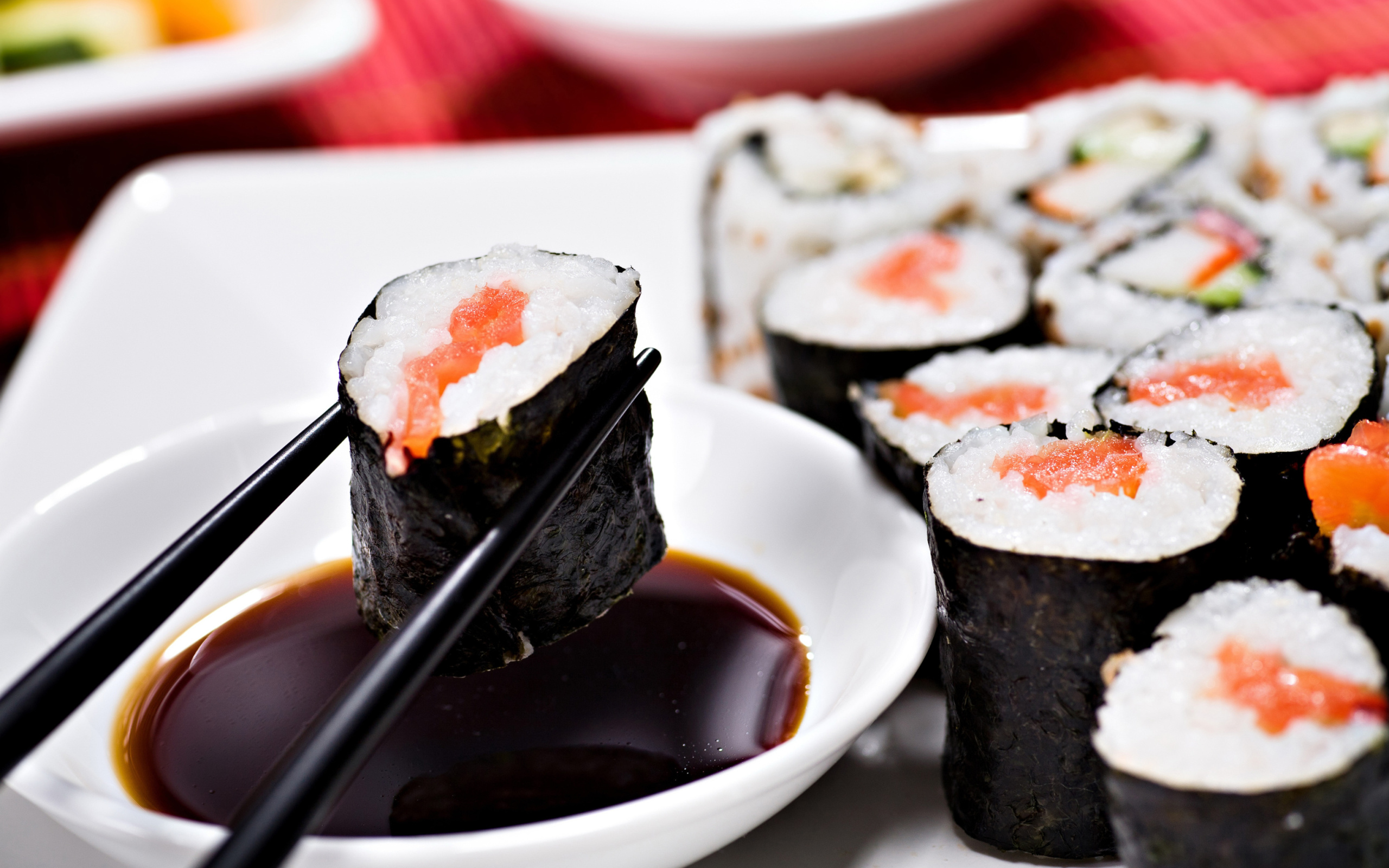 Das Sushi and Chopsticks Wallpaper 2560x1600