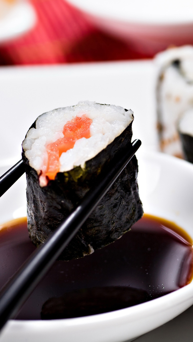 Das Sushi and Chopsticks Wallpaper 640x1136