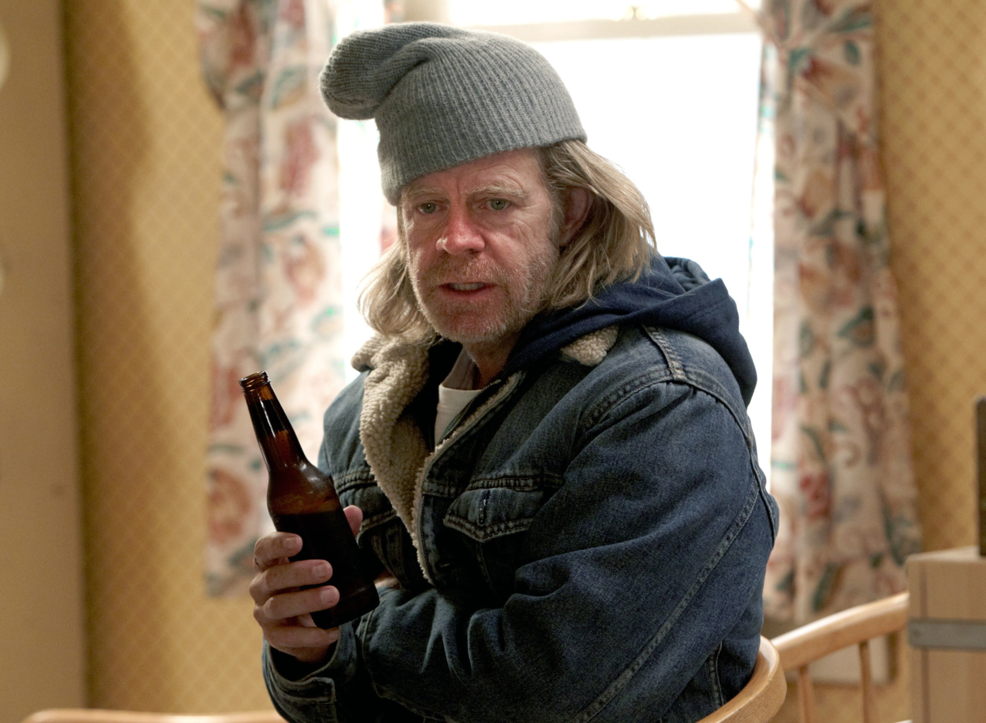 Frank Gallagher in Shameless screenshot #1 1920x1408