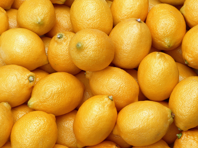 Fresh Yellow Lemons wallpaper 640x480