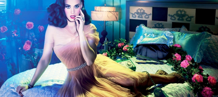 Katy Perry wallpaper 720x320