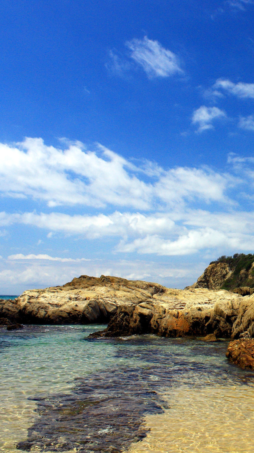 Sfondi Rocks near Chile coast 1080x1920