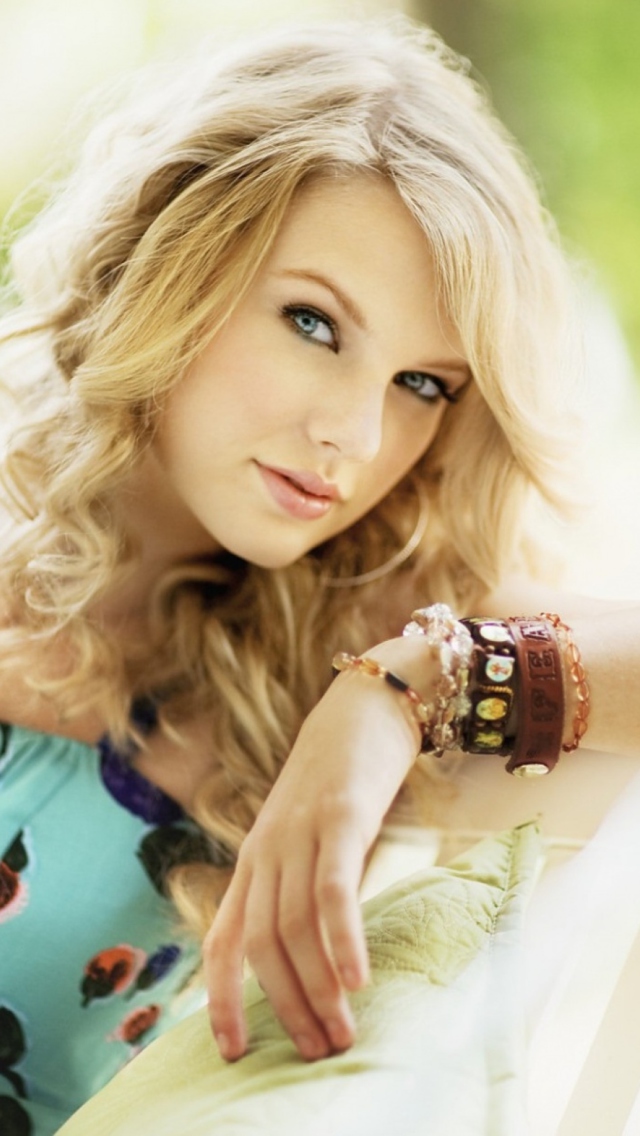 Обои Taylor Swift 640x1136