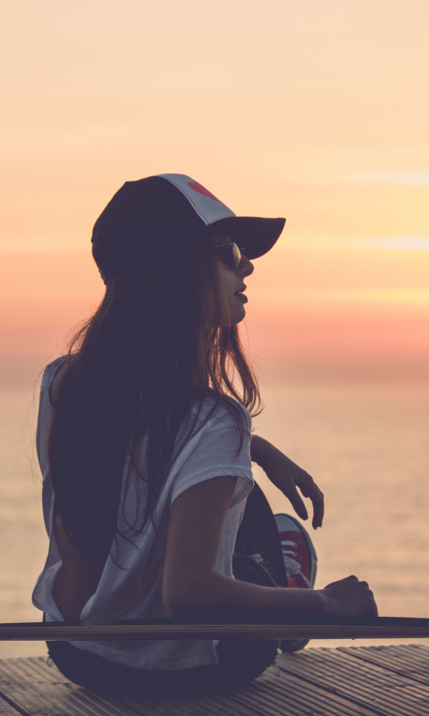 Scater Girl At Sunset By Sea wallpaper 480x800
