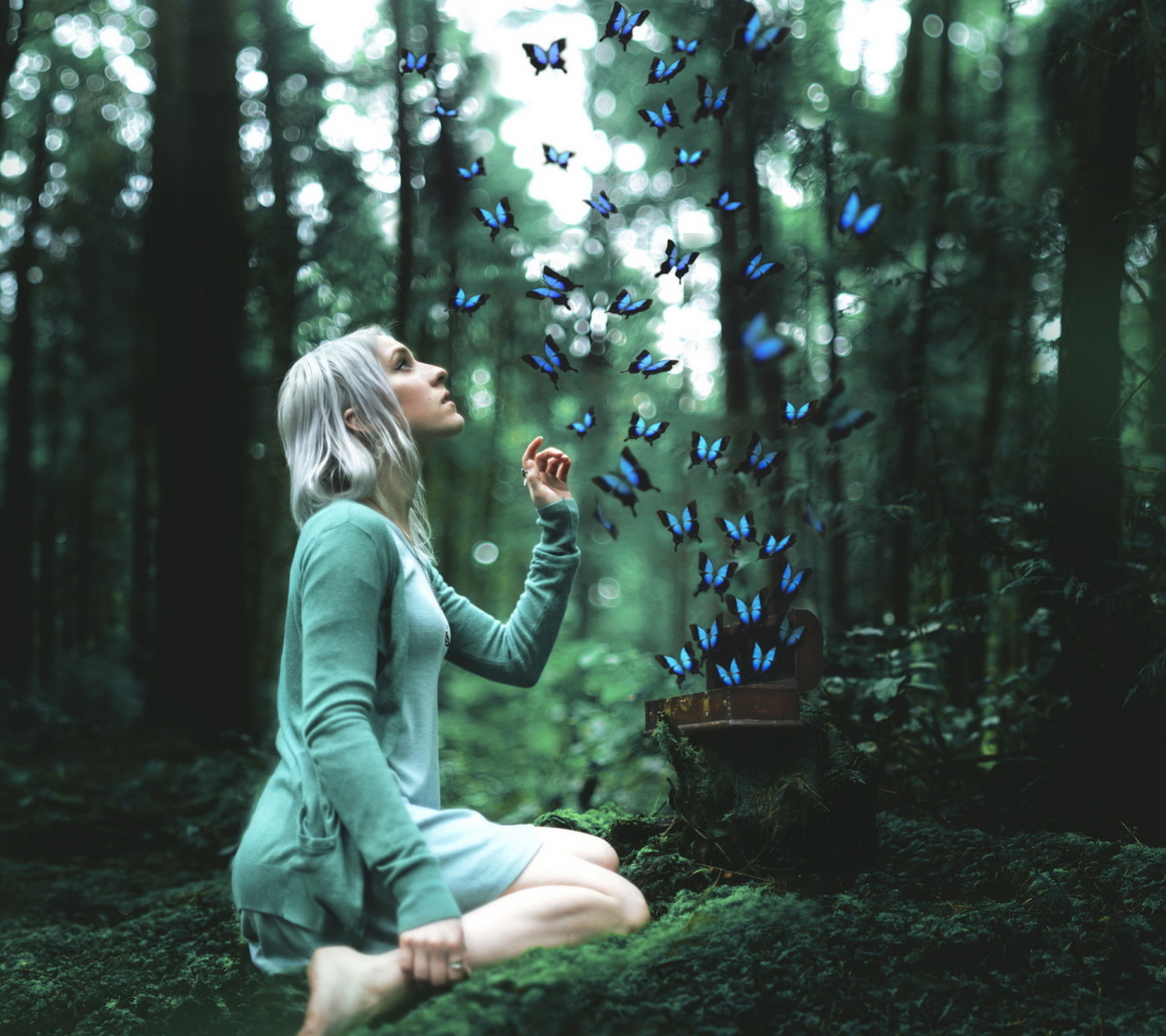Sfondi Girl And Blue Butterflies 1440x1280