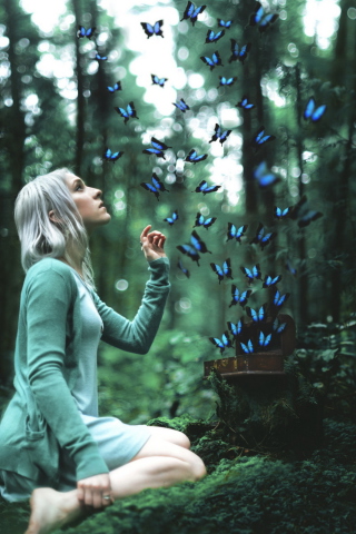 Fondo de pantalla Girl And Blue Butterflies 320x480