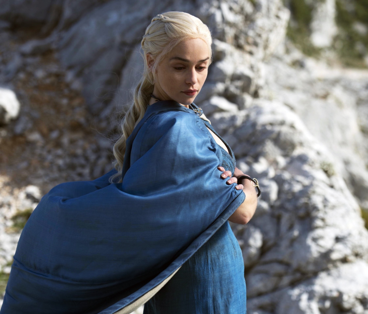 Daenerys Targaryen In Game of Thrones wallpaper 1200x1024