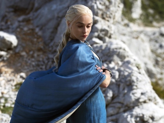 Das Daenerys Targaryen In Game of Thrones Wallpaper 320x240