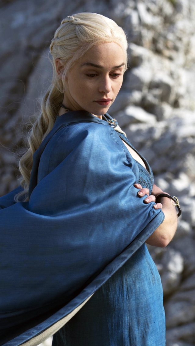 Обои Daenerys Targaryen In Game of Thrones 640x1136