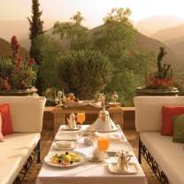 Fondo de pantalla Summer Lunch on Terrace 208x208