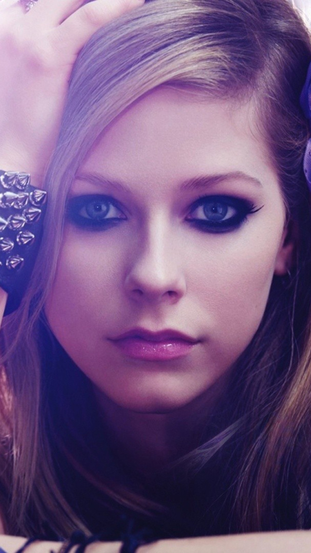 Fondo de pantalla Avril Lavigne Portrait 1080x1920