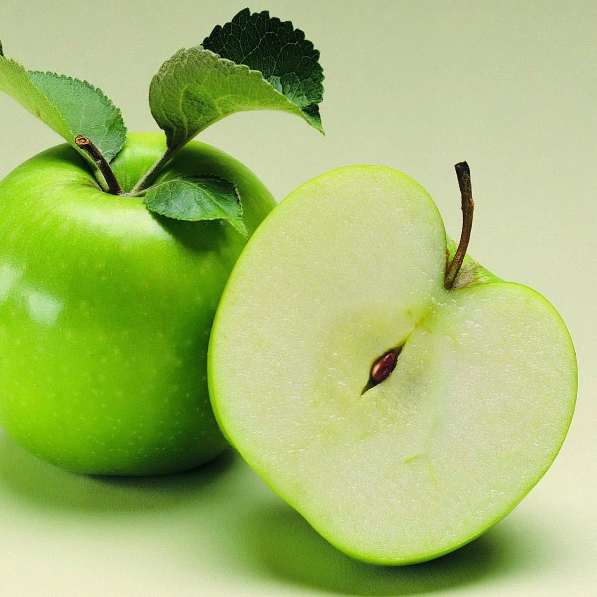 Das Fresh And Juicy Green Apple Wallpaper 2048x2048