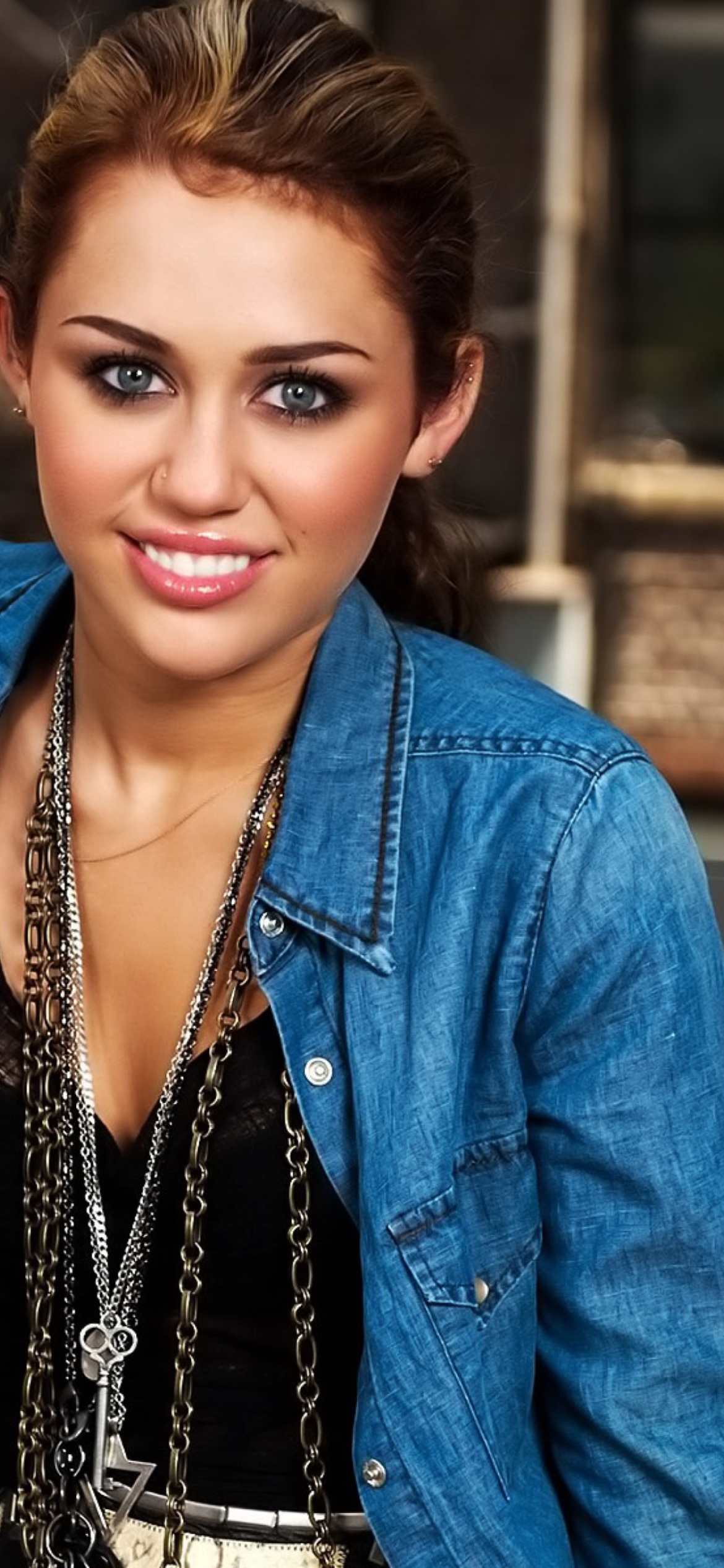 Miley Cyrus Portrait screenshot #1 1170x2532