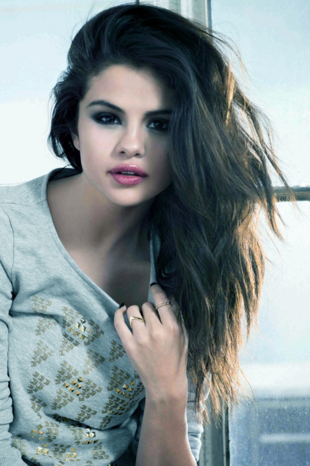 Das Selena Gomez 2013 Wallpaper 640x960