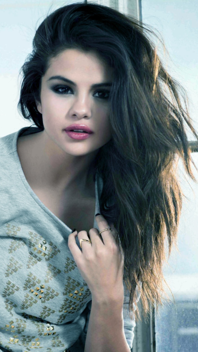 Sfondi Selena Gomez 2013 750x1334