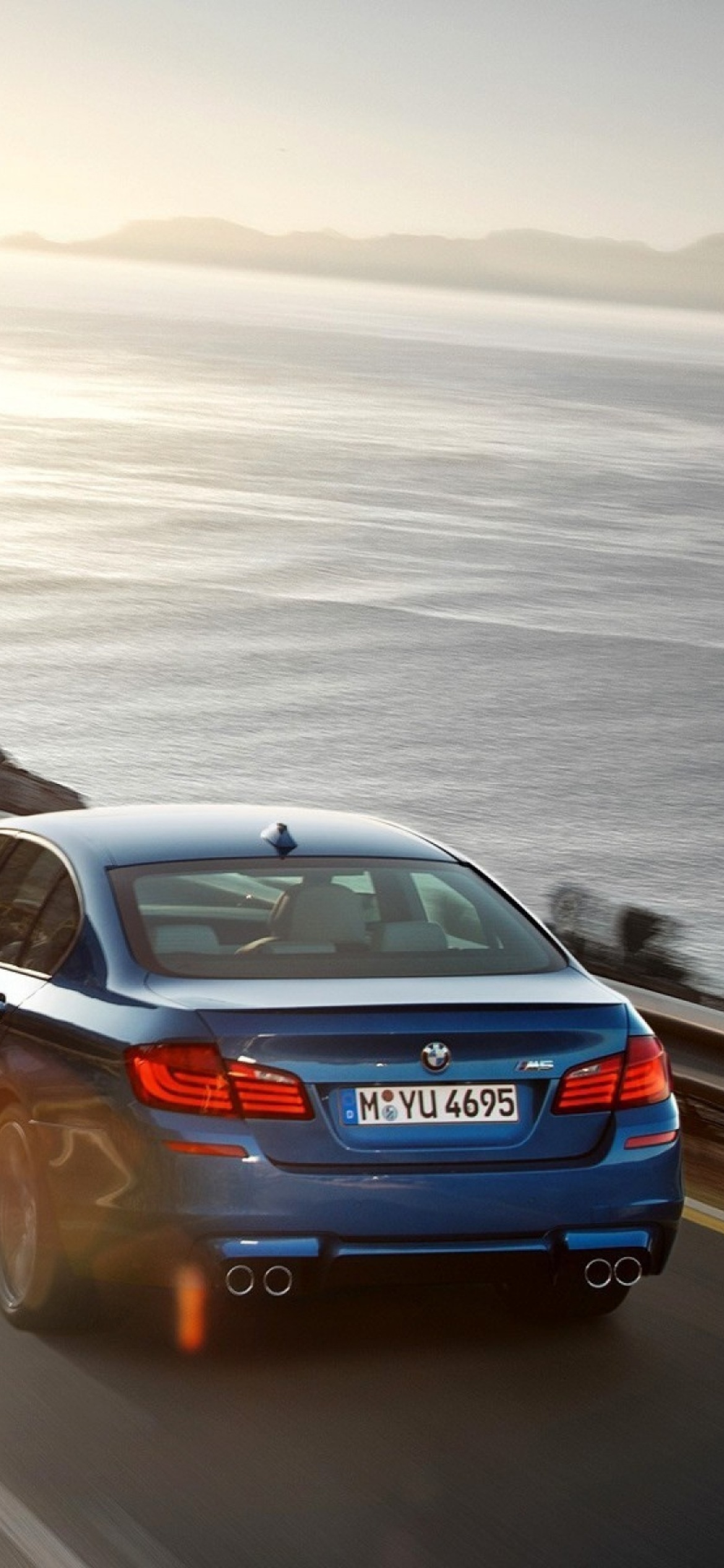 BMW M5 F10 Sedan wallpaper 1170x2532