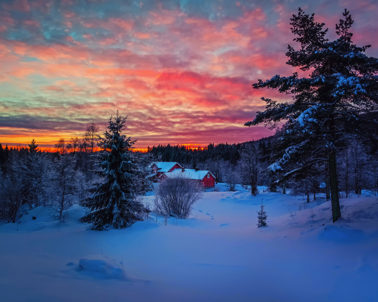 Sfondi Amazing Winter Sunset Landscape 1600x1280