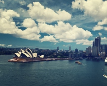 Das Sydney Under White Clouds Wallpaper 220x176