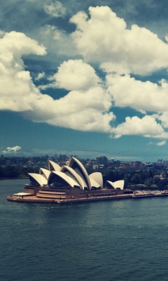 Fondo de pantalla Sydney Under White Clouds 240x400