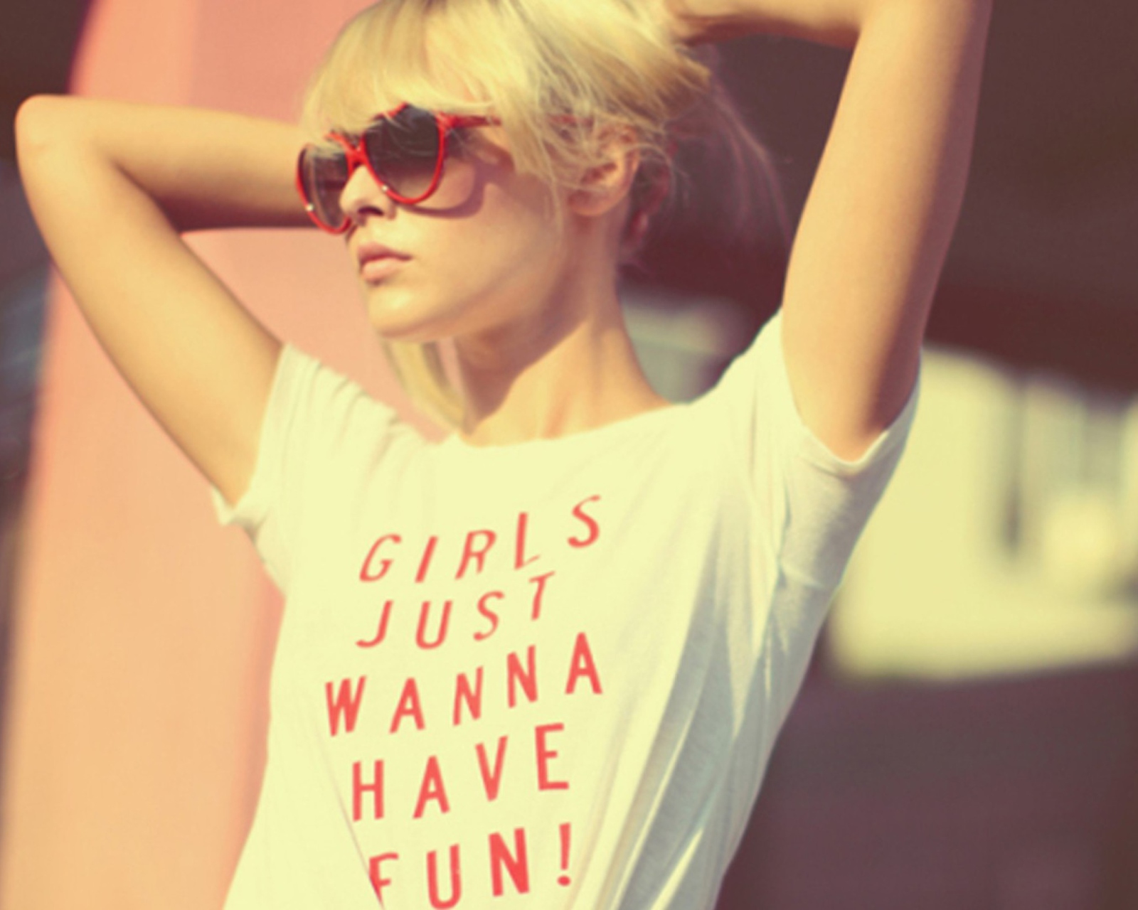 Screenshot №1 pro téma Girls Just Wanna Have Fun T-Shirt 1600x1280