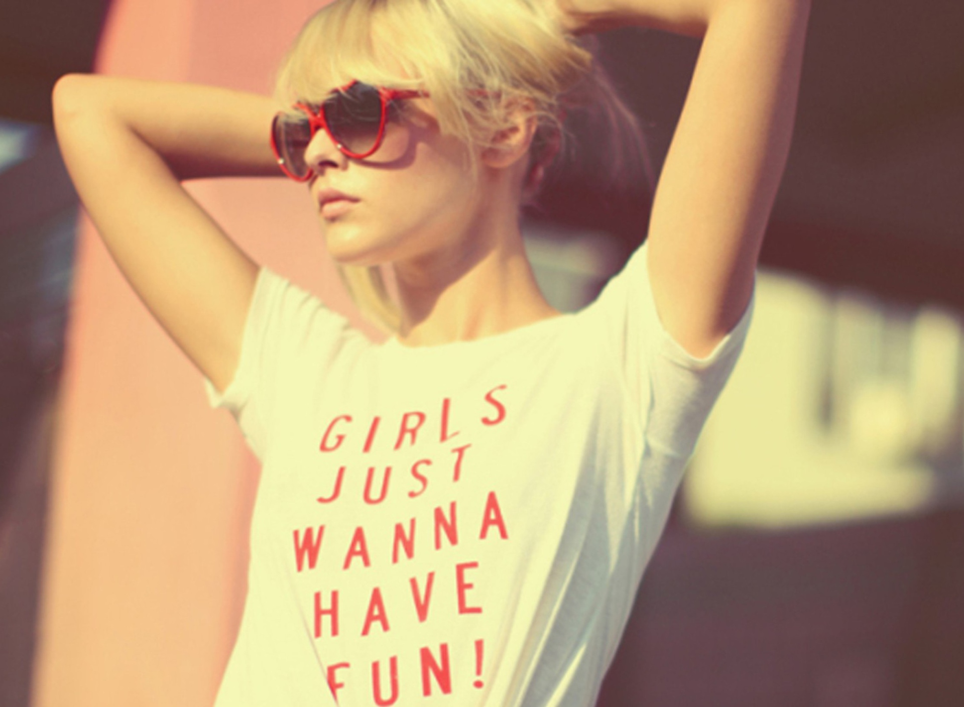 Обои Girls Just Wanna Have Fun T-Shirt 1920x1408