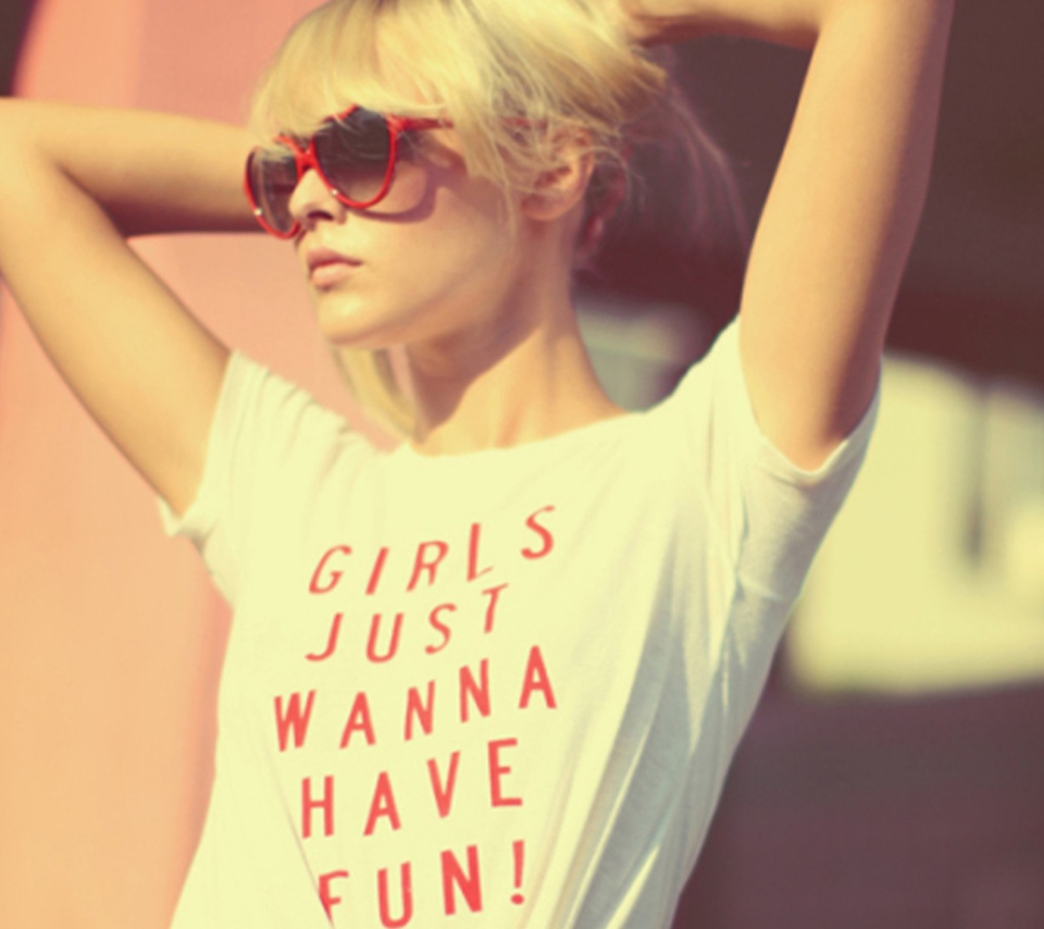 Girls Just Wanna Have Fun T-Shirt wallpaper 960x854