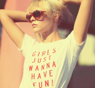Girls Just Wanna Have Fun T-Shirt - Obrázkek zdarma pro 208x208
