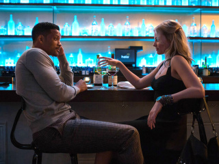 Will Smith and Margot Robbie in Focus Movie wallpaper 320x240