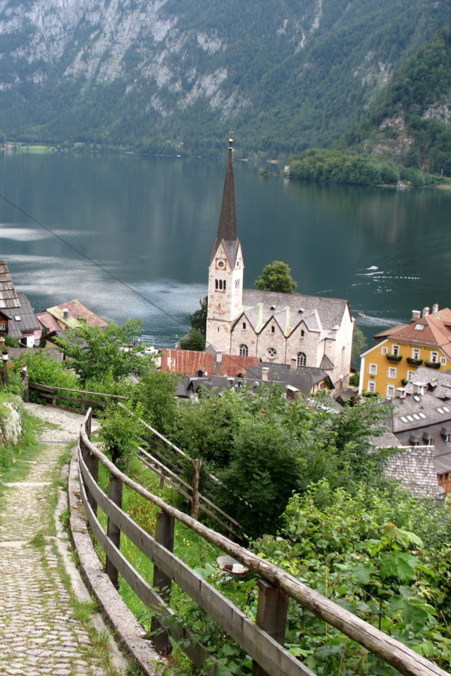 Sfondi Austria - Lake Hallstatt 640x960