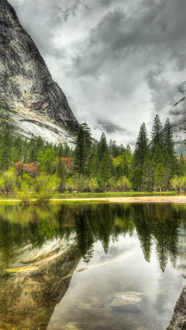 Das HDR Incredible Mountains Wallpaper 640x1136