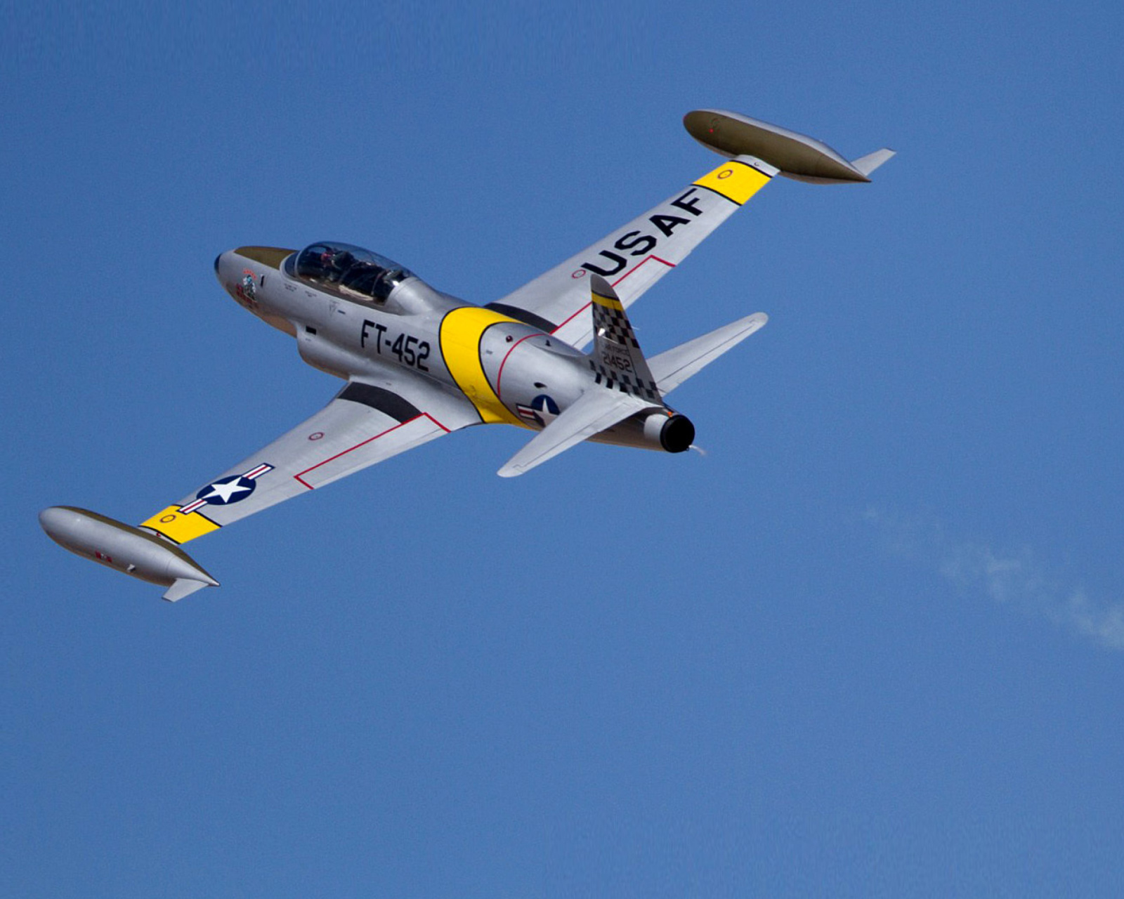 Canadair CT 133 Silver Star wallpaper 1600x1280