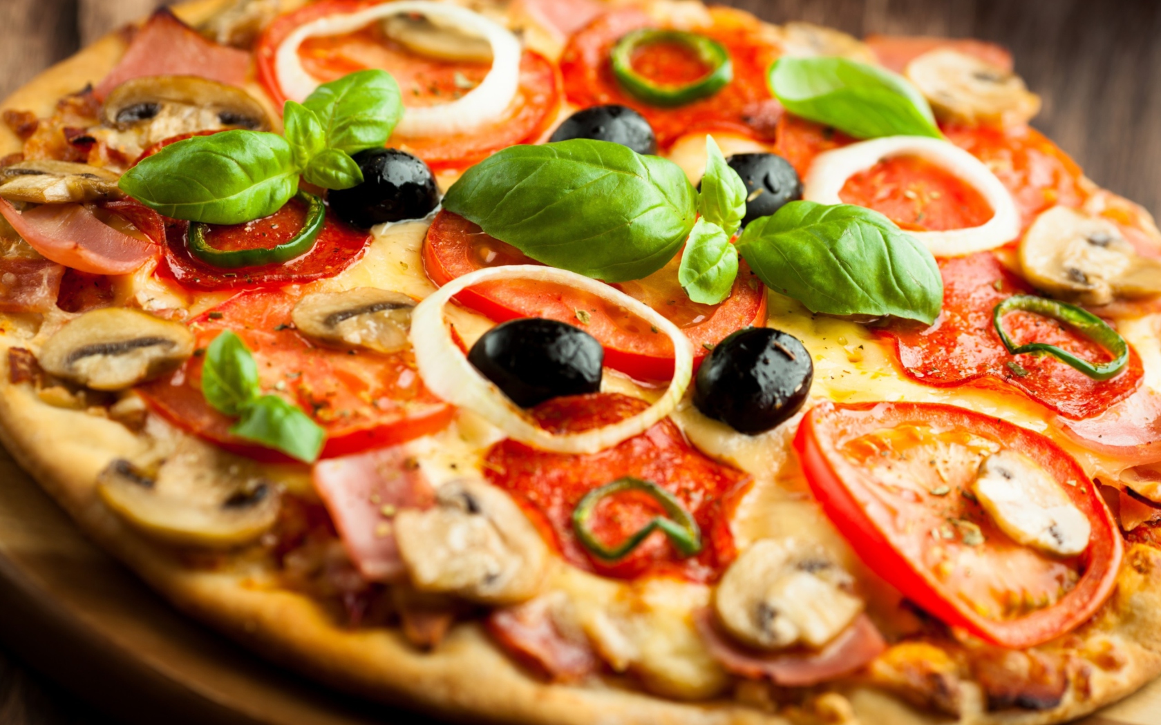 Обои Tasty Pizza 1680x1050