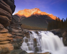 Das Beautiful Mountain Waterfall Wallpaper 220x176