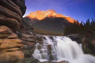 Beautiful Mountain Waterfall sfondi gratuiti per cellulari Android, iPhone, iPad e desktop