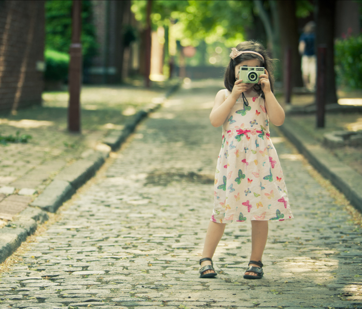 Обои Little Photographer 1200x1024