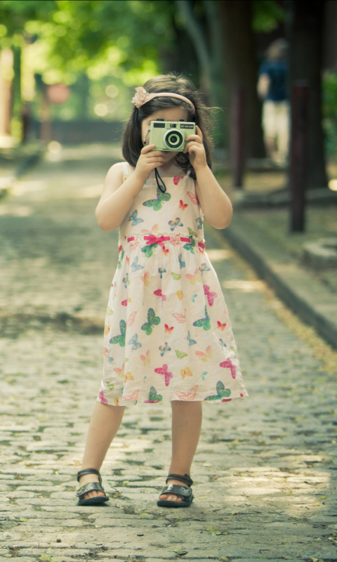 Обои Little Photographer 480x800