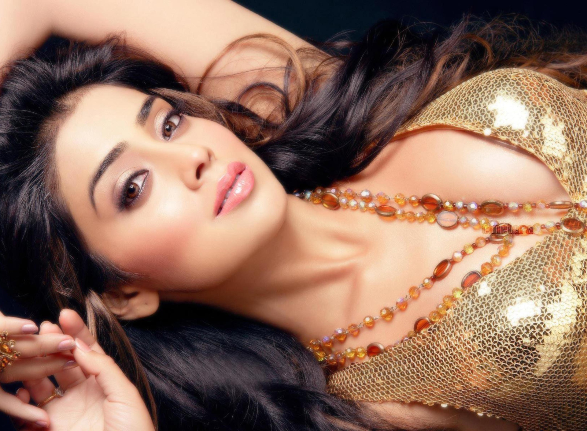 Shriya Saran screenshot #1 1920x1408