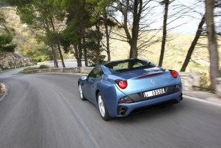 Free Ferrari California Picture for Android, iPhone and iPad