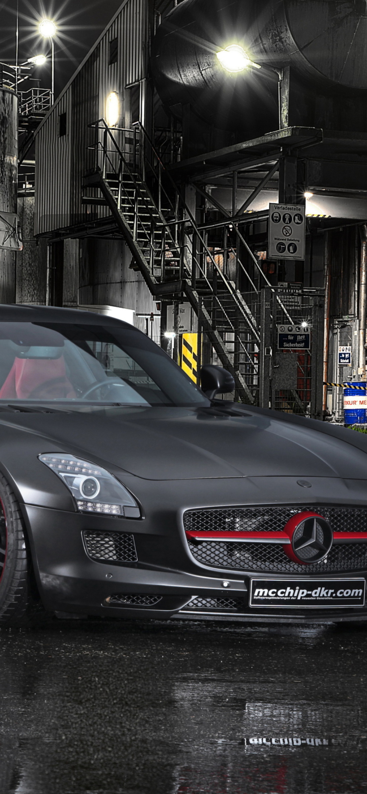 Das Mercedes-Benz SLS AMG Wallpaper 1170x2532