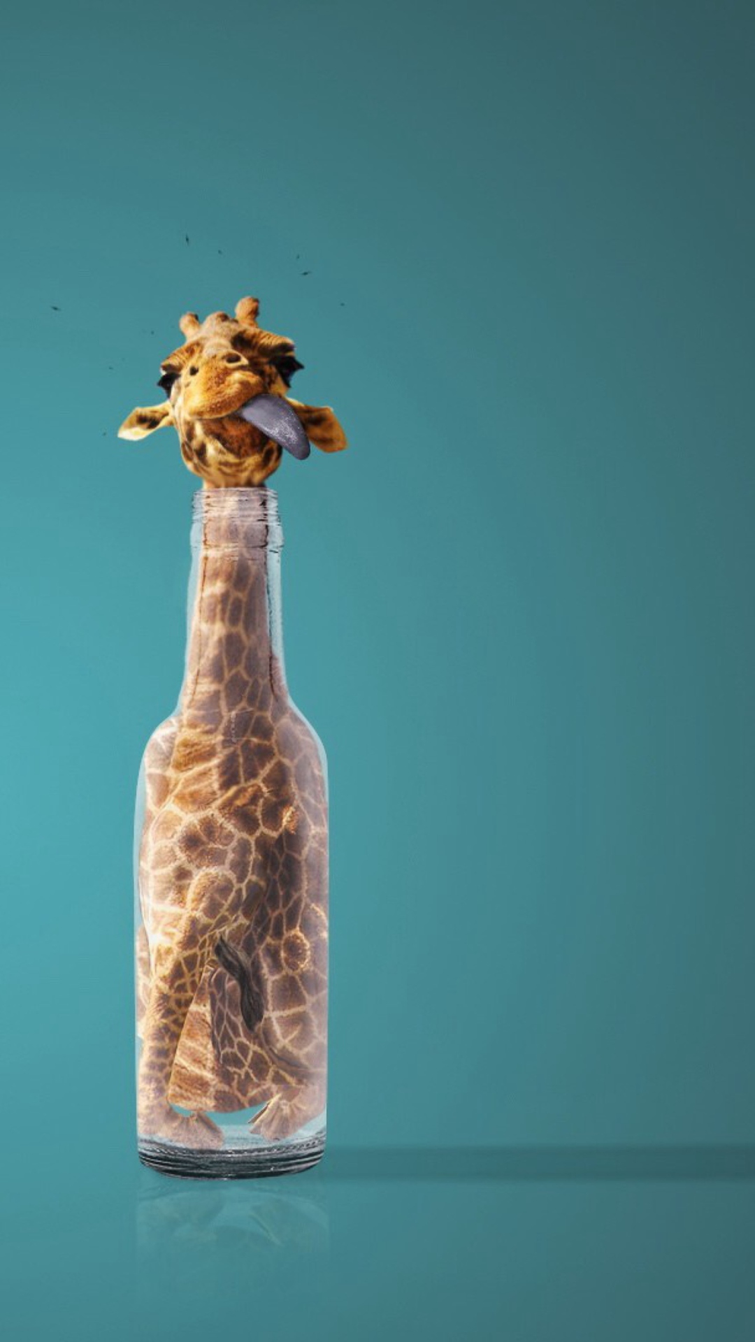 Fondo de pantalla Giraffe In Bottle 1080x1920