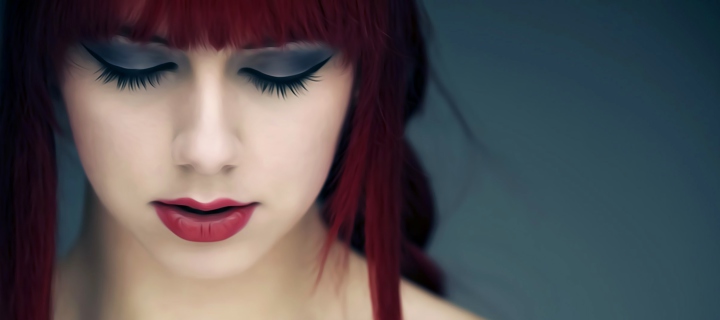 Das Brunette With Artistic Makeup Wallpaper 720x320