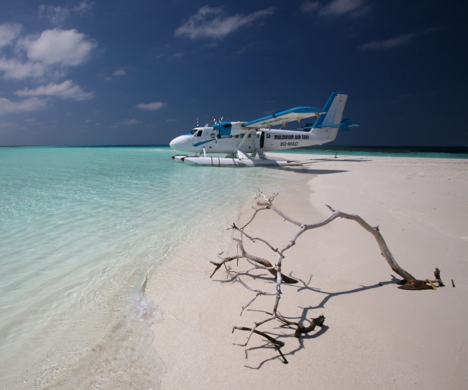 Обои Maldivian Air Taxi 960x800