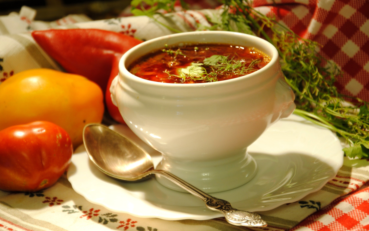 Обои Ukrainian Red Borscht Soup 1280x800