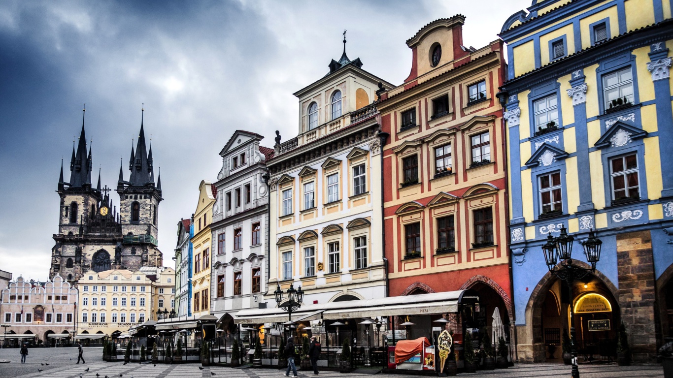 Das Prague Old Town Square Wallpaper 1366x768