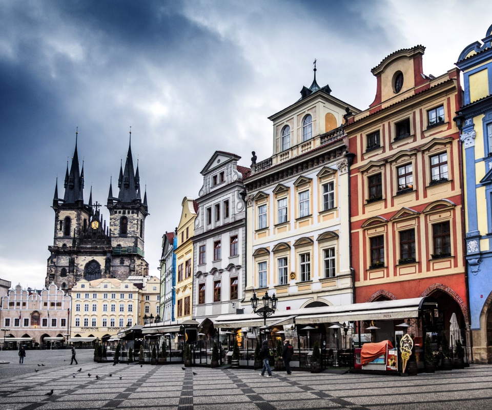 Prague Old Town Square screenshot #1 960x800
