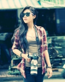 Sfondi Brunette Asian Girl With Photo Camera 128x160