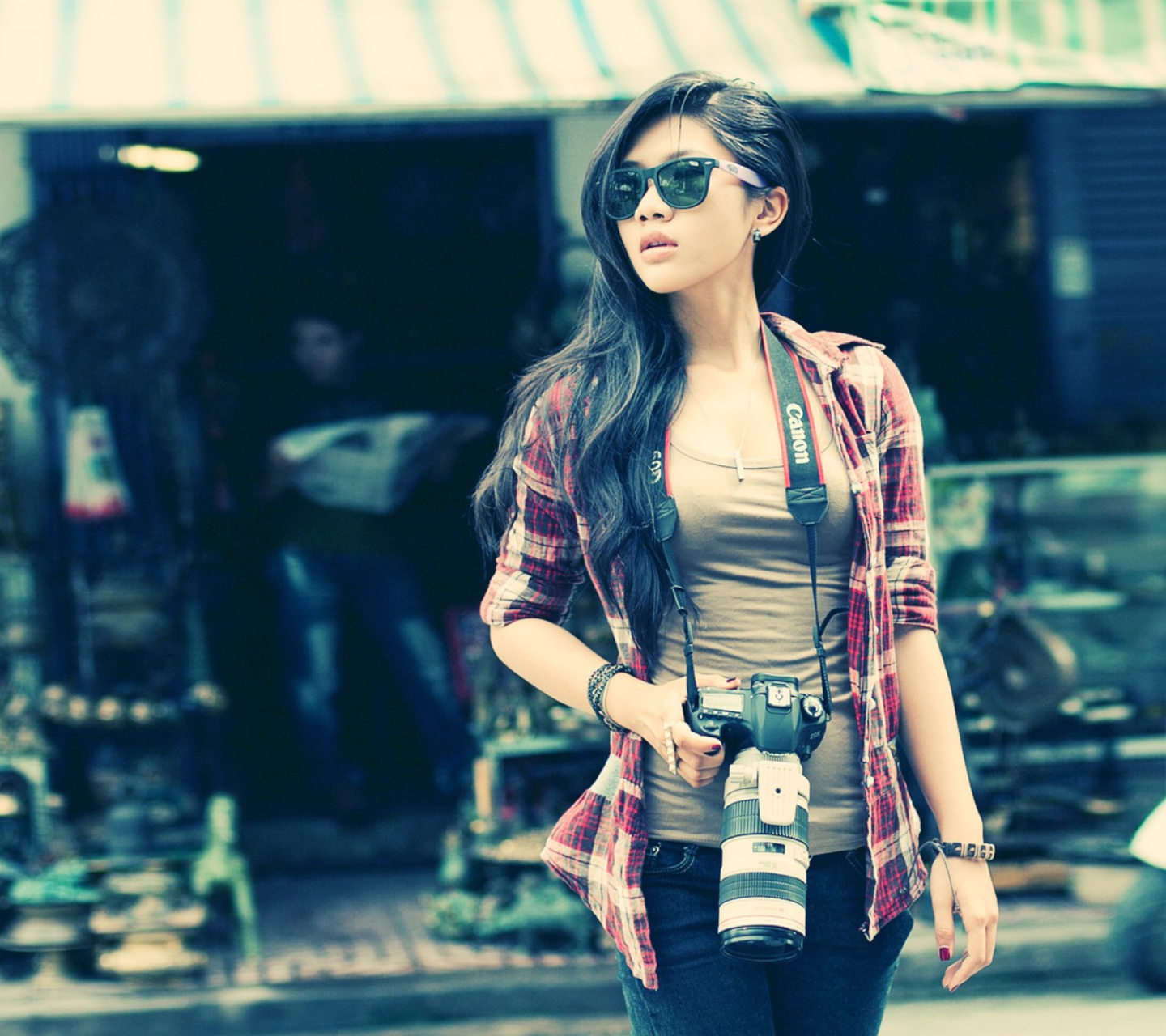 Brunette Asian Girl With Photo Camera screenshot #1 1440x1280