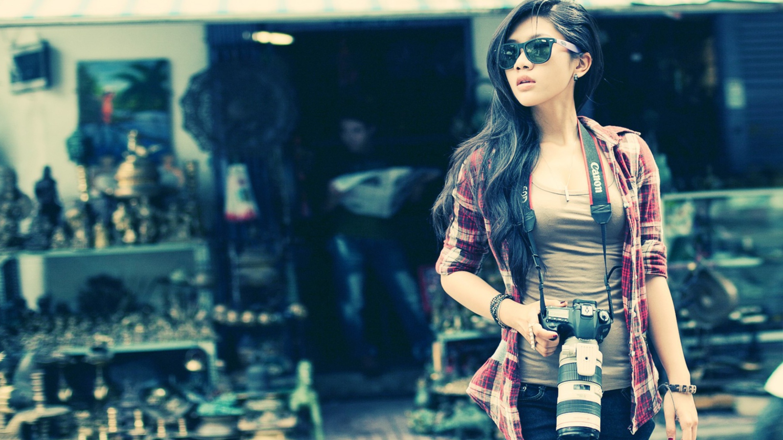 Brunette Asian Girl With Photo Camera wallpaper 1600x900