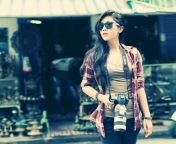Das Brunette Asian Girl With Photo Camera Wallpaper 176x144