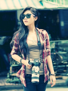 Das Brunette Asian Girl With Photo Camera Wallpaper 240x320